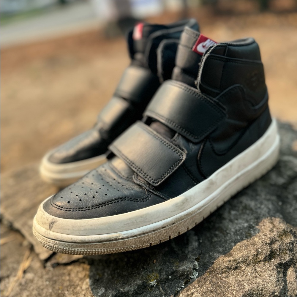 Size 11.5 air Jordan 1 Velcro black white